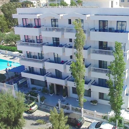 קרפאטוס Regina Studios & Hotel מראה חיצוני תמונה