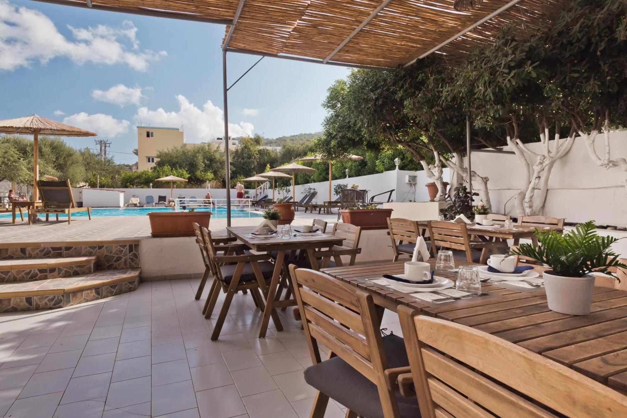 קרפאטוס Regina Studios & Hotel מראה חיצוני תמונה