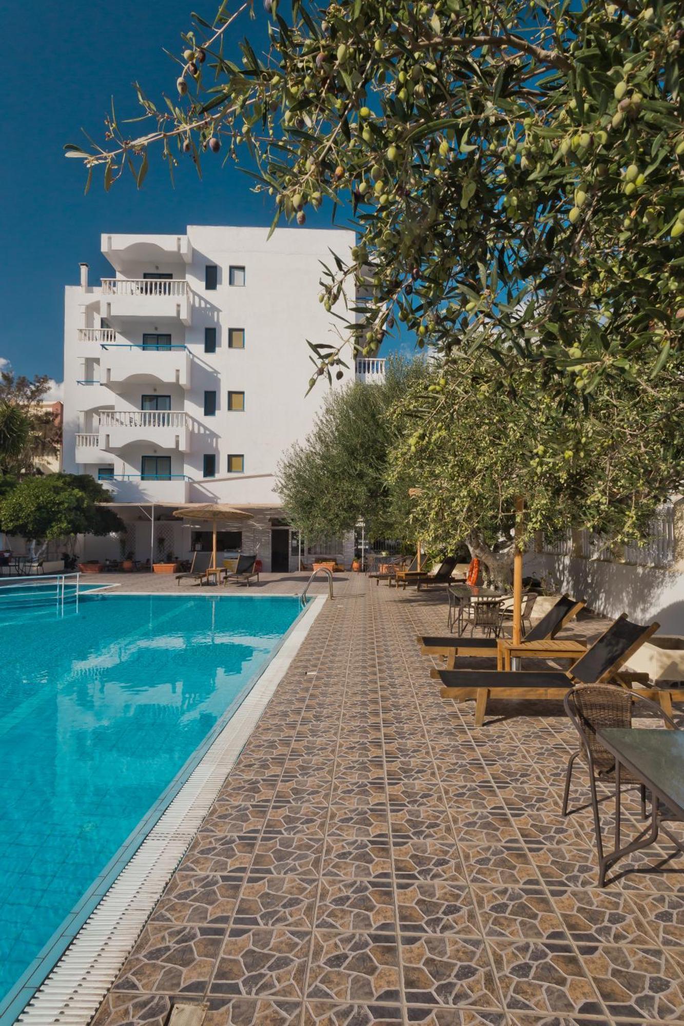 קרפאטוס Regina Studios & Hotel מראה חיצוני תמונה