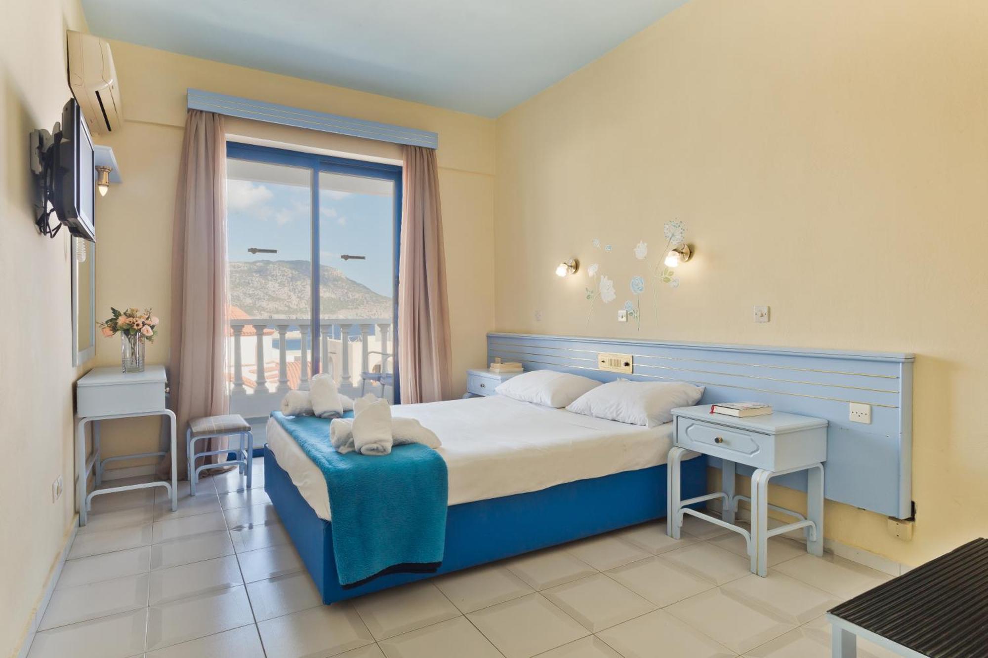 קרפאטוס Regina Studios & Hotel מראה חיצוני תמונה