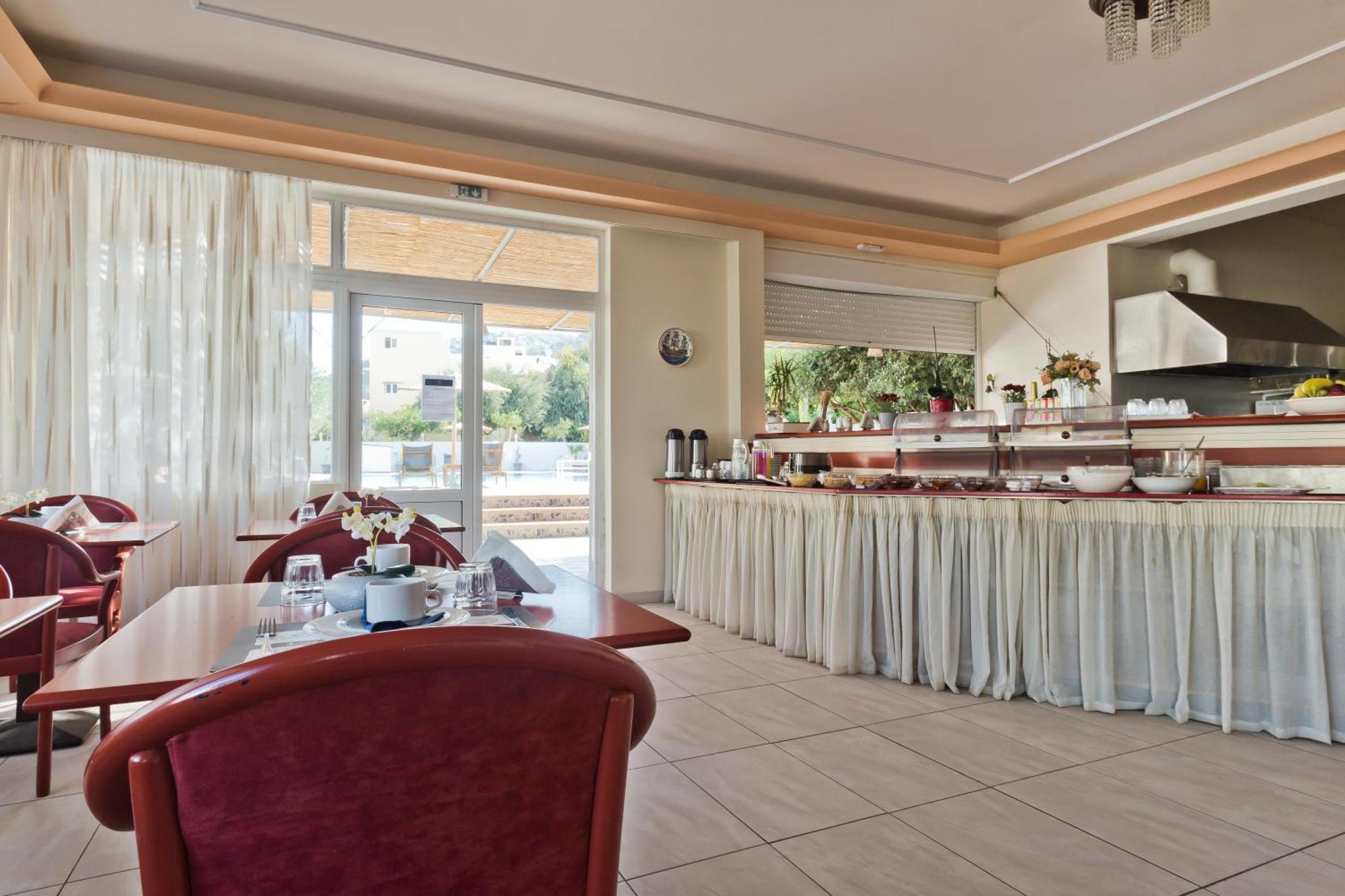 קרפאטוס Regina Studios & Hotel מראה חיצוני תמונה