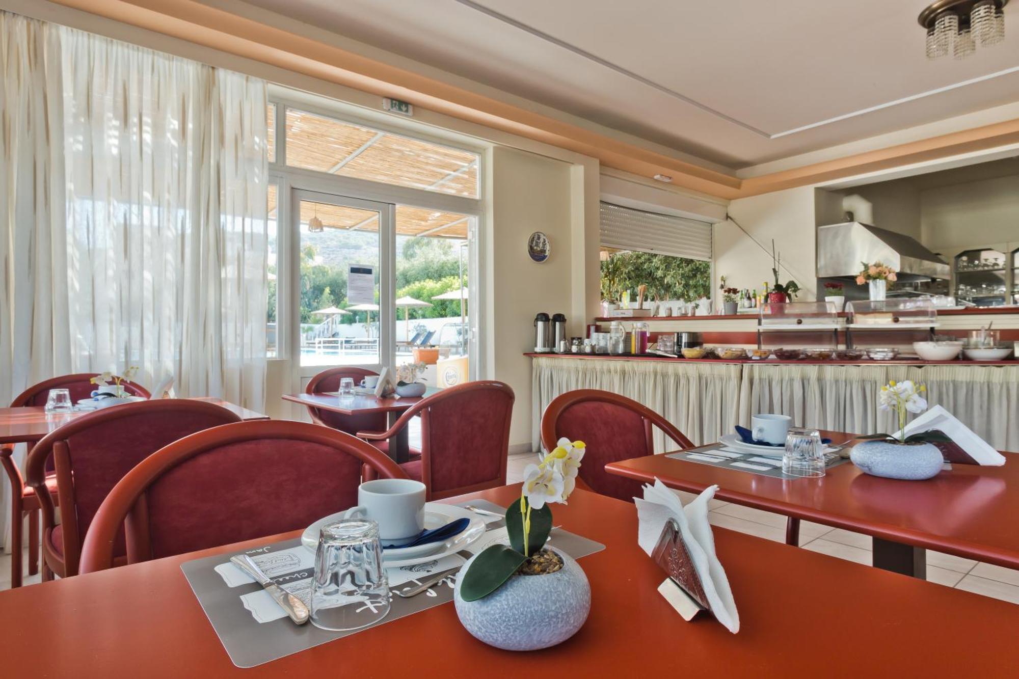 קרפאטוס Regina Studios & Hotel מראה חיצוני תמונה