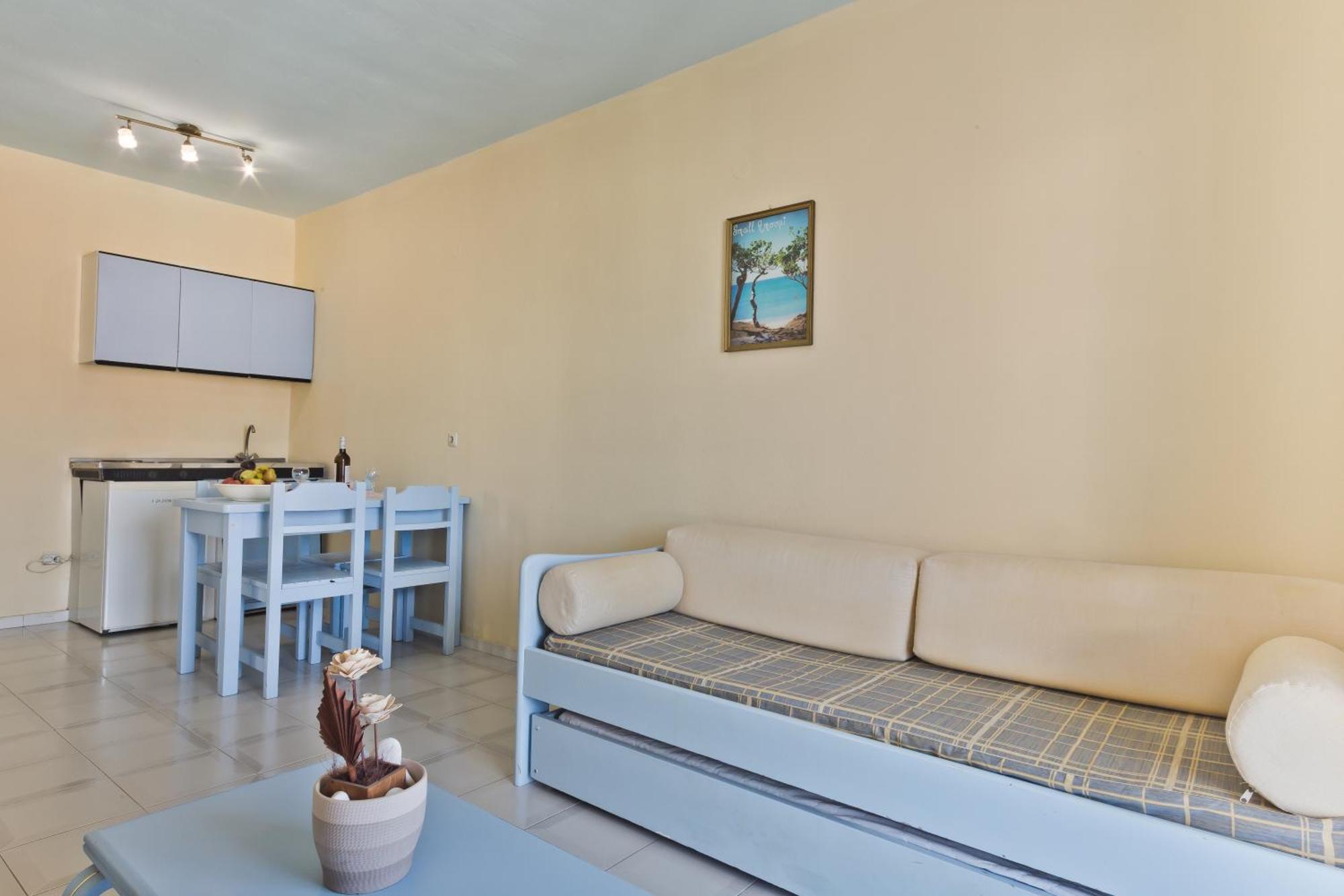 קרפאטוס Regina Studios & Hotel מראה חיצוני תמונה