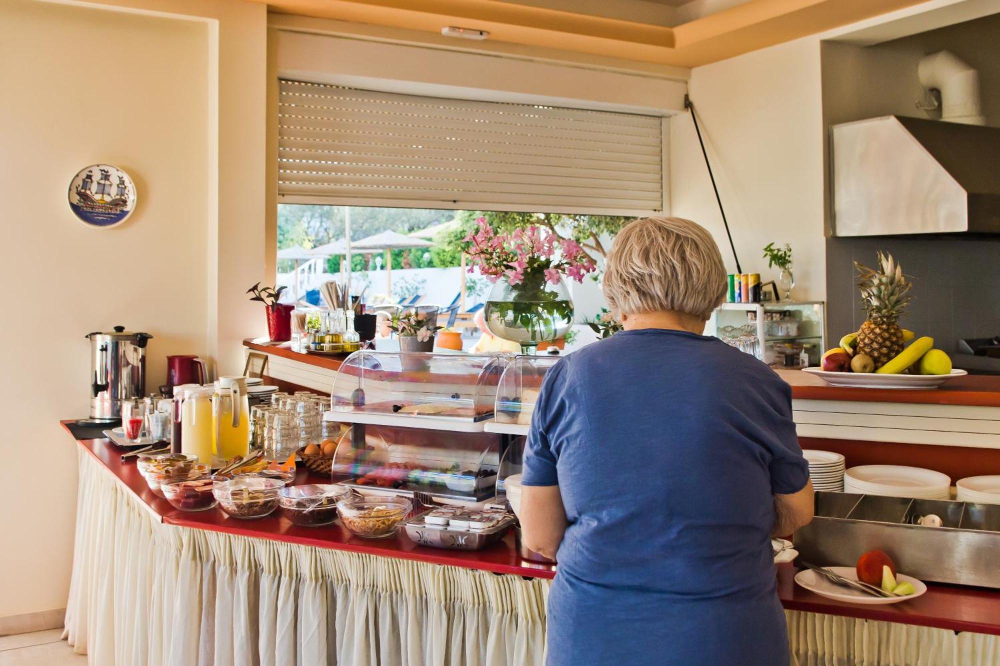 קרפאטוס Regina Studios & Hotel מראה חיצוני תמונה