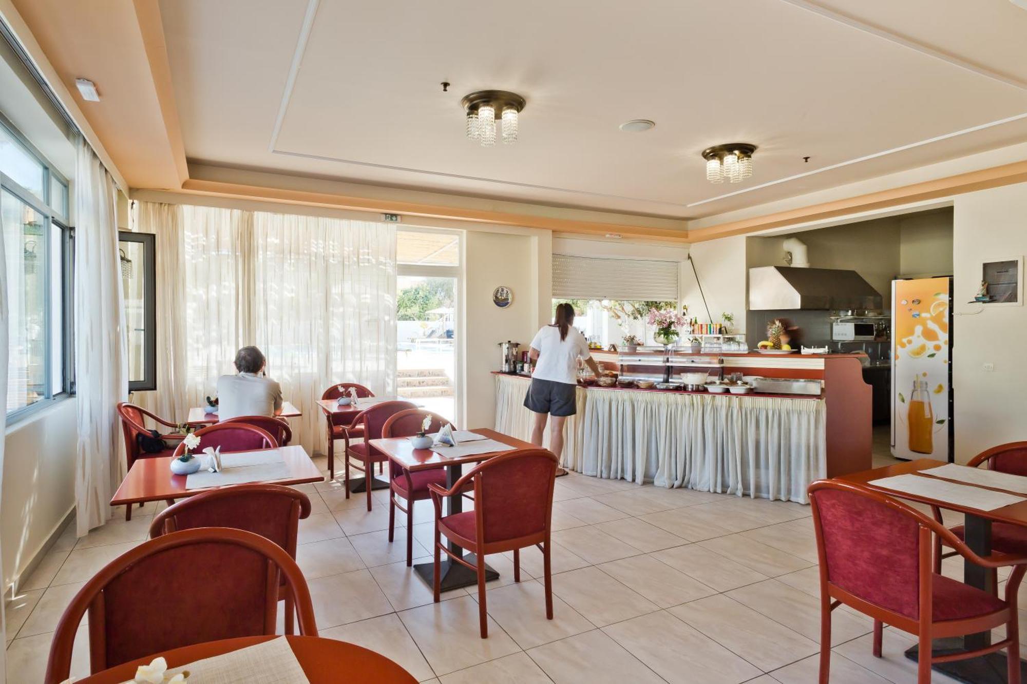 קרפאטוס Regina Studios & Hotel מראה חיצוני תמונה