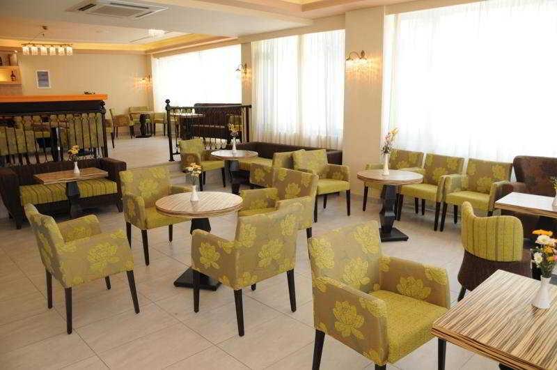 קרפאטוס Regina Studios & Hotel מראה חיצוני תמונה